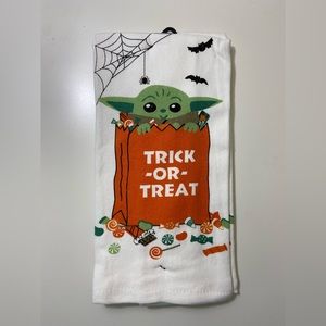 NEW Star Wars Baby Yoda Grogu Trick Or Treat 2 Pk Kitchen Towels Halloween